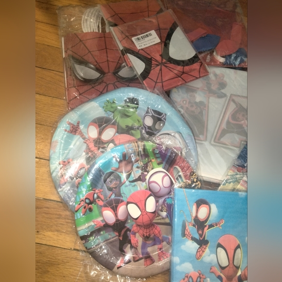 Spider-Man Large Lot Bundle Birthday Party Supplies Decorations Set Spiderman - Picture 2 of 4